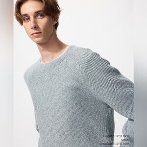 UNIQLO - NWT - Mint Green Gray Sweater (Unisex)